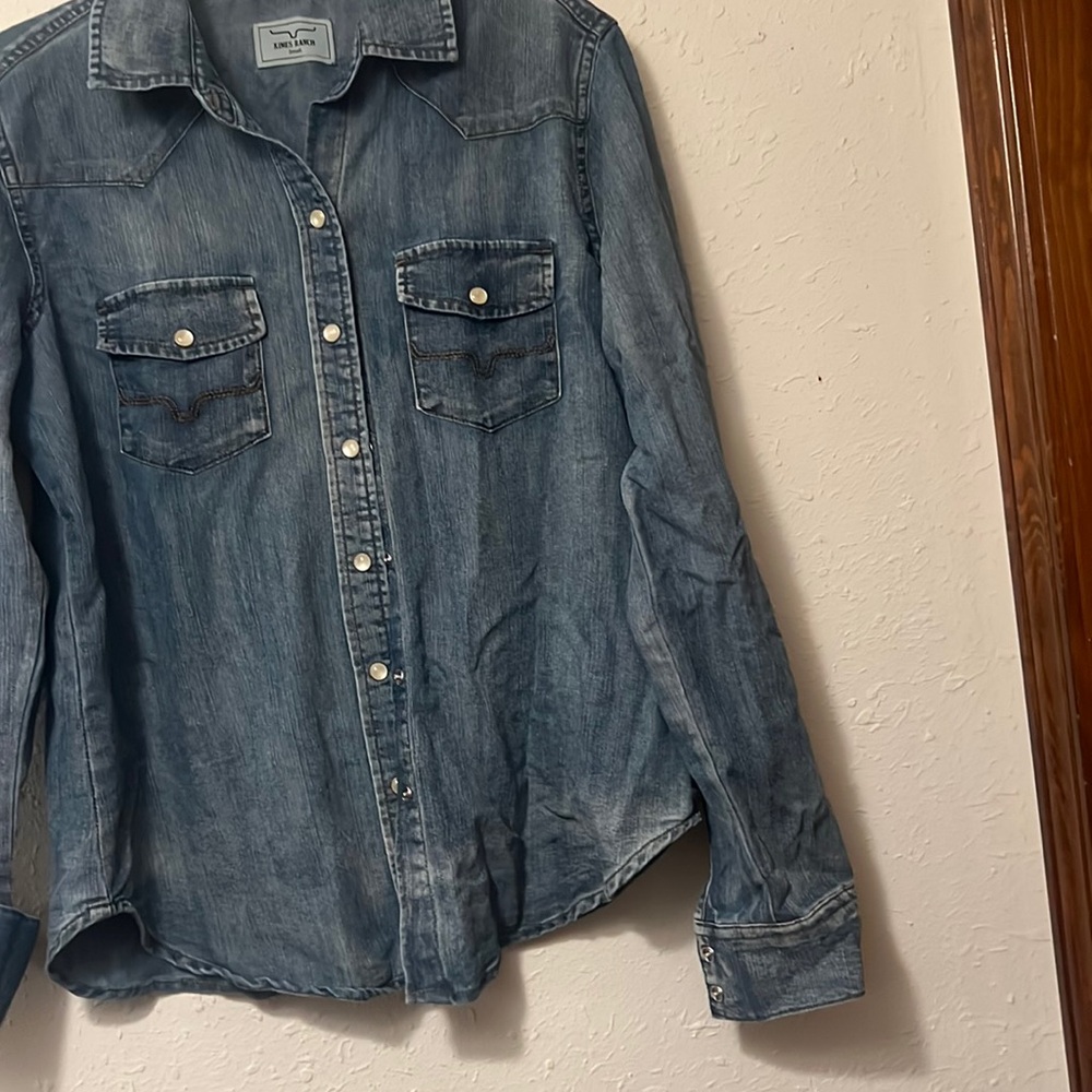 Kimes women’s small button down